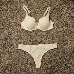 Adore me Bra Set